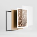 Plakat w ramie 30x40 - Abstrakcyjna Kompozycja: Cień na Ścianie - cień na ścianie, beżowe kolory - rama czarna