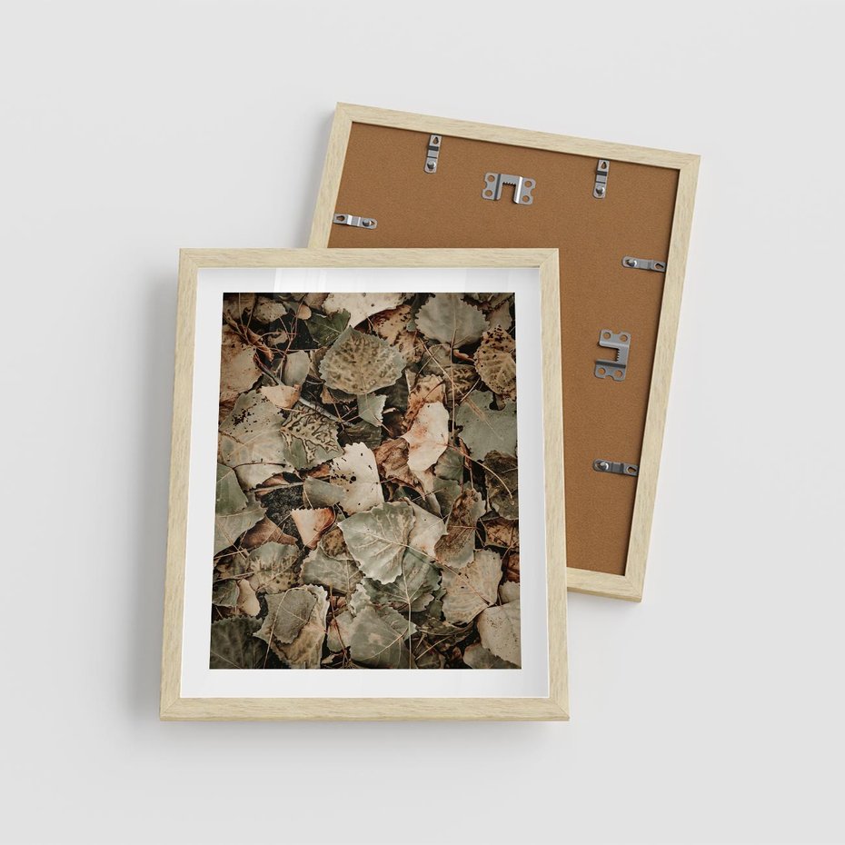 Plakat w ramie 40x50 - Magia Jesiennych Liści - liście, suche liście - rama drewno