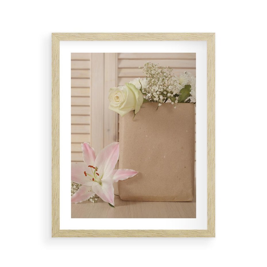 Plakat w ramie 40x50 - Elegancja W Prostocie - kwiaty, mnimalizm - rama drewno