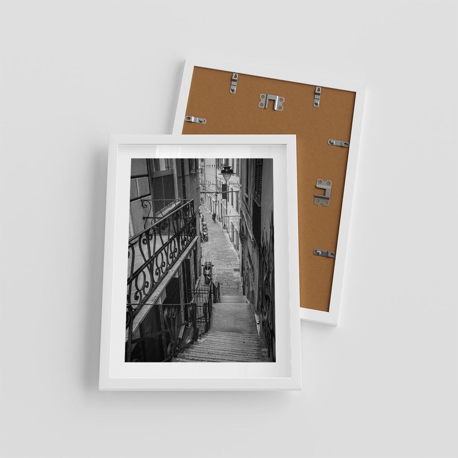 Plakat w ramie 30x40 - Magiczne spacery - uliczka, perspektywa - rama biała