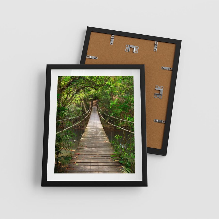Plakat w ramie 40x50 - Przez Dżunglę - most, linowy - rama czarna