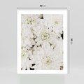Plakat bez ramy 40x50 - Białe Kwiaty: Płatki Delikatności - białe kwiaty, zbliżenie