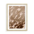 Plakat w ramie 50x70 - Abstrakcyjna Kompozycja: Cień na Ścianie - cień na ścianie, beżowe kolory - rama drewno