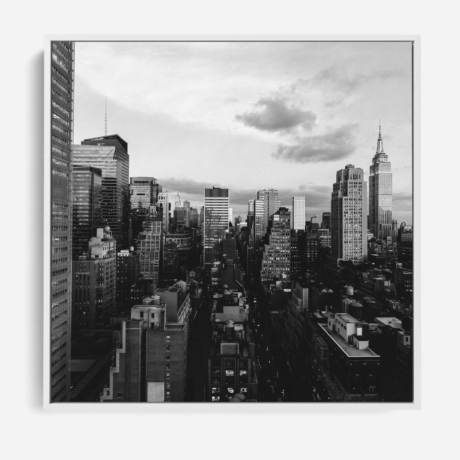 Obraz w ramie 80x80 - Wibracje Miejskiego Życia - miasto, wieżowce - rama biała