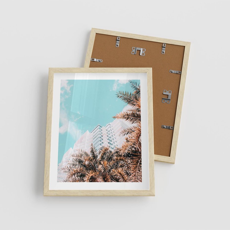 Plakat w ramie 40x50 - Wakacyjny Raj - palmy, wysokie budynki - rama drewno