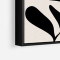 Obraz w ramie 50x70 - Wibracje Akwarelowych Ścieżek - abstrakcyjny minimalistyczna kwiat, czarno biały plakat - rama czarna