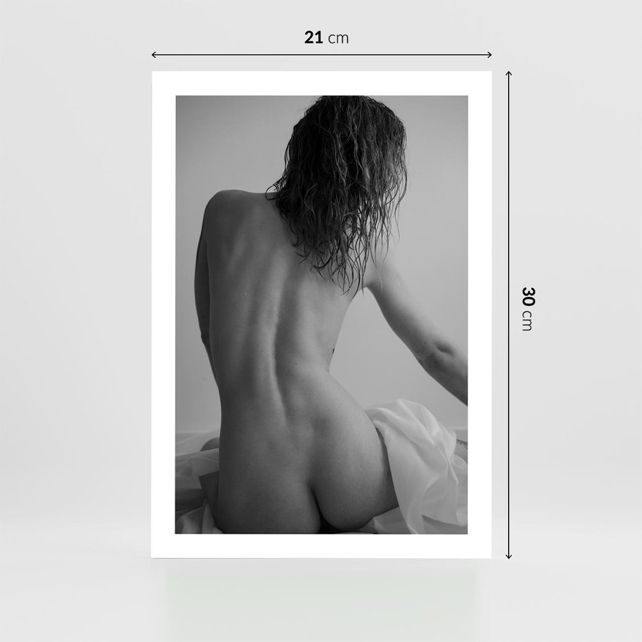 Plakat bez ramy 21x30 - Piękno o Poranku - czarno biała fotografia, akt kobiecy