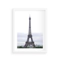Plakat w ramie 30x40 - Eiffla w mglistym świetle - Eiffla, Paryż - rama biała