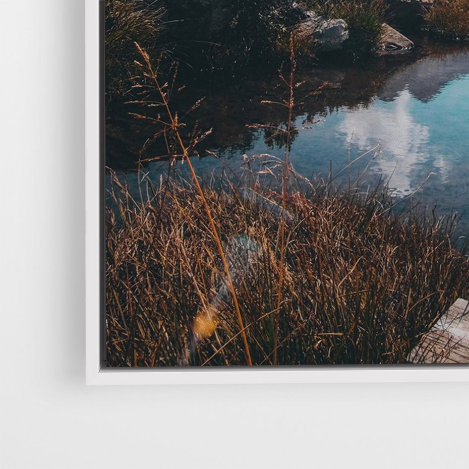 Obraz w ramie 80x120 - Inspirujący Pejzaż - ścieżka, górska - rama biała