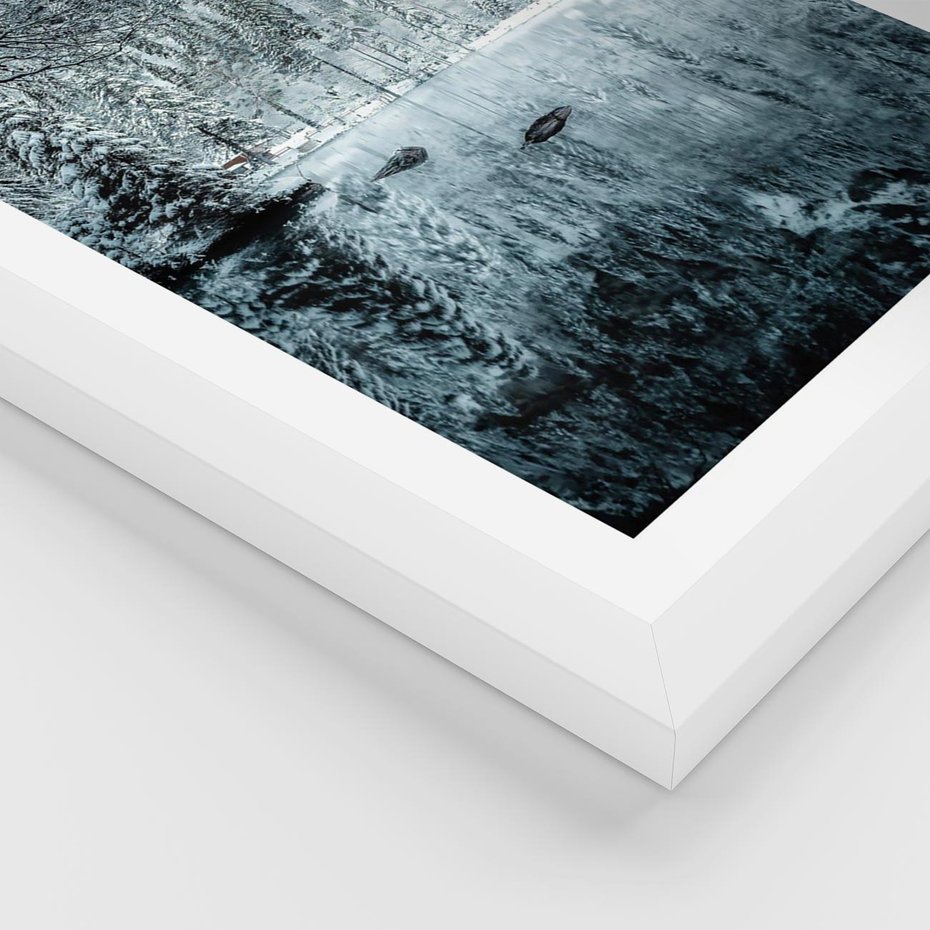 Plakat w ramie 30x40 - Zimowy Raj - zimowy górski krajobraz, jezioro w górach - rama biała