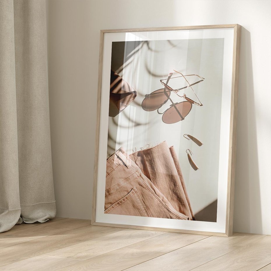 Plakat w ramie 40x50 - Urok Pudrowego Różu - zdjęcie, moda - rama drewno