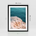 Plakat w ramie 30x40 - Klifowy Horyzont: Brzeg Morza - brzeg morza, klify - rama czarna