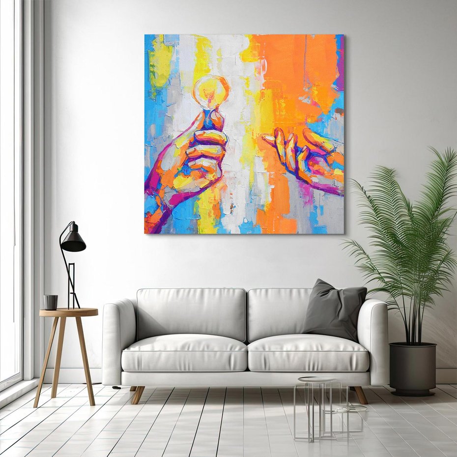 Obraz na płótnie 60x60 - Refrakcje wewnętrznego światła - abstrakcyjne dzieło, dłoń trzyma żarówkę