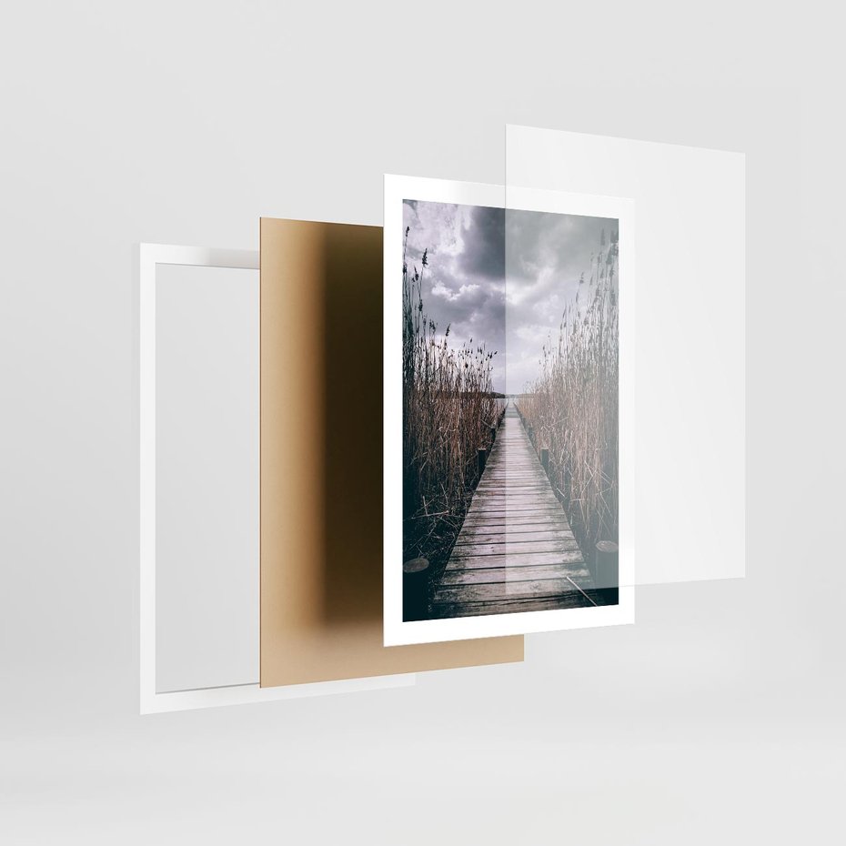 Plakat w ramie 50x70 - Mglisty krajobraz - pomost, morze - rama biała