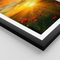 Plakat w ramie 30x40 - Magia zachodu słońca na łące z makami - łąka, zachód słońca - rama czarna