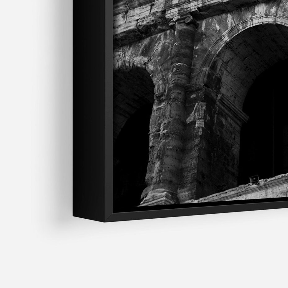 Obraz w ramie 50x70 - Koloseum w Czarnej Bieli - antyczna architektura, koloseum - rama czarna