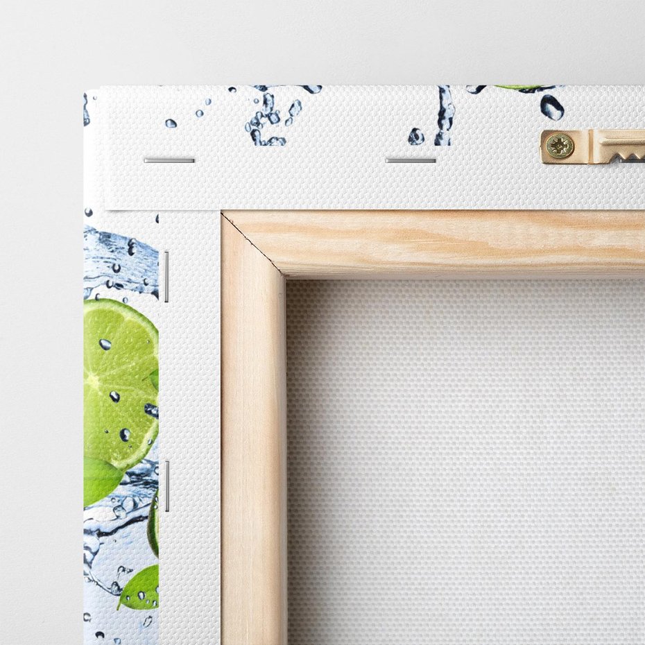 Obraz na płótnie 60x60 - Świeżość limonki i błękity wody - limonka, woda