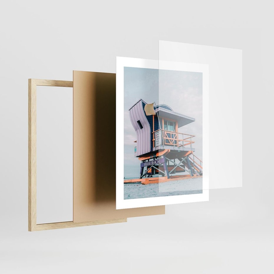 Plakat w ramie 40x50 - Plażowa Kolorystyka: Budka Ratownika w Pastelach - pastelowa budka ratownika, plaża Miami - rama drewno