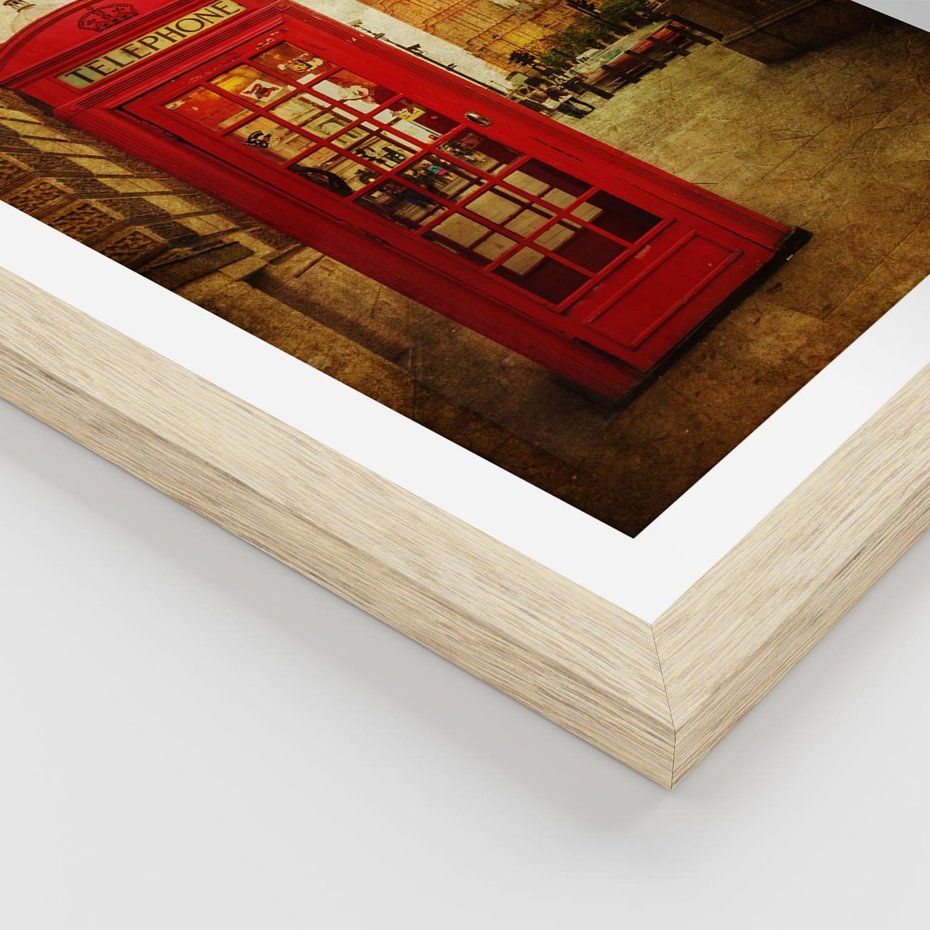 Plakat w ramie 40x50 - Ikoniczna budka telefoniczna w Londynie - sepia, budka - rama drewno