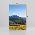Obraz na płótnie 50x70 - Górski pejzaż: łąka i szczyty - góry, łąka