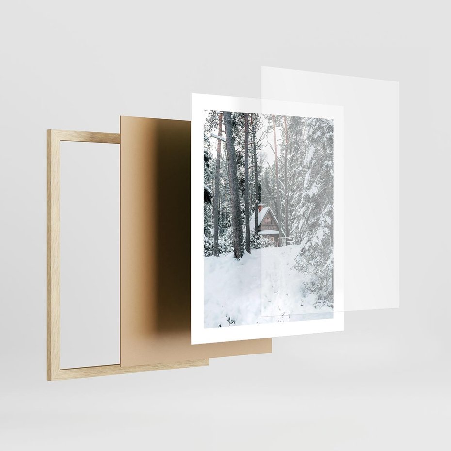 Plakat w ramie 40x50 - Spokój Zimowej Przygody w Lesie - domek w górach w lesie, zima - rama drewno