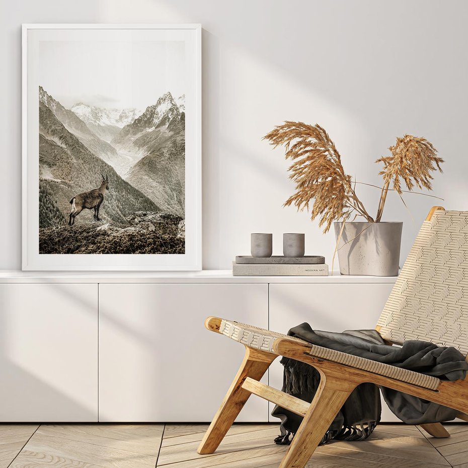 Plakat bez ramy 40x50 - Dzikie Piękno: Kozica w Malowniczym Górskim Scenerii - kozica, góry