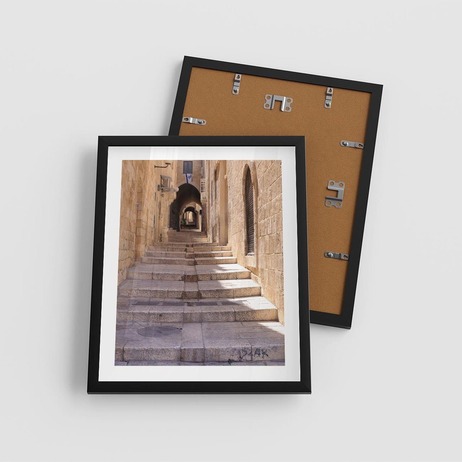 Plakat w ramie 40x50 - miasto w innej odsłonie - uliczka, perspektywa - rama czarna