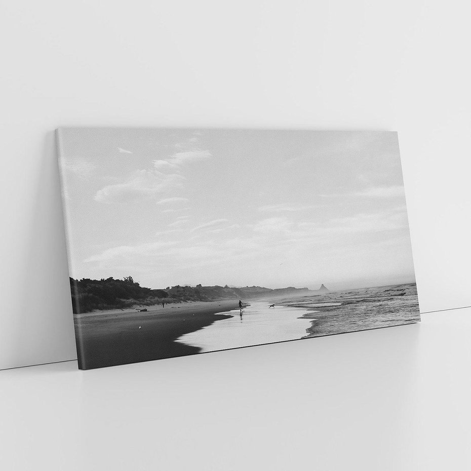 Obraz na płótnie 120x60 - Nadmorska Melodia - czarno białe zdjęcie, plaża