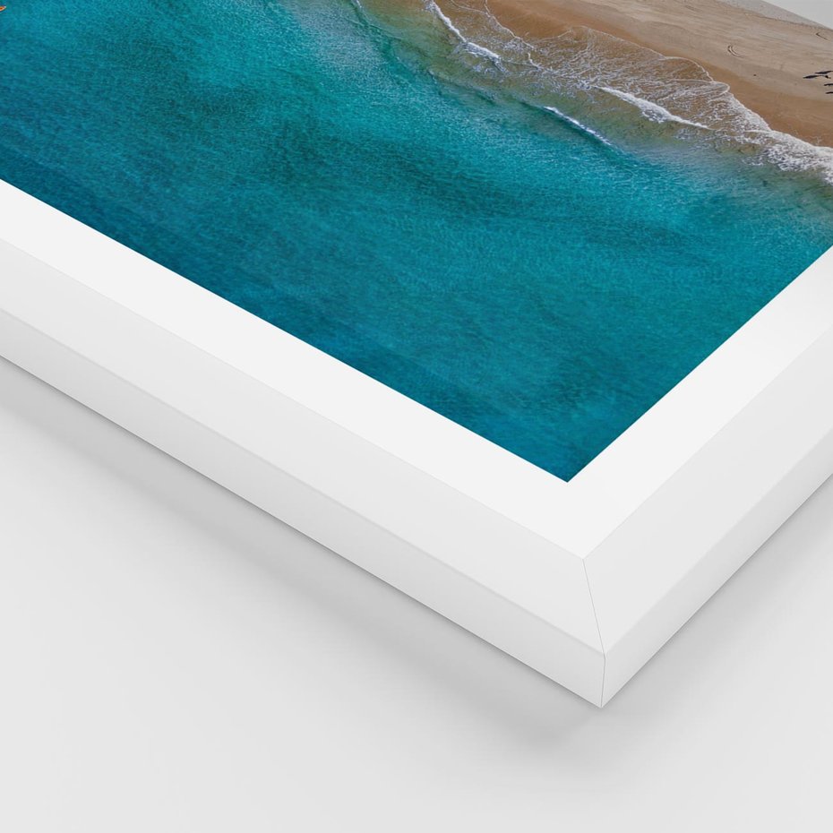 Plakat w ramie 30x40 - Spokój nad morzem - morze, plaża - rama biała