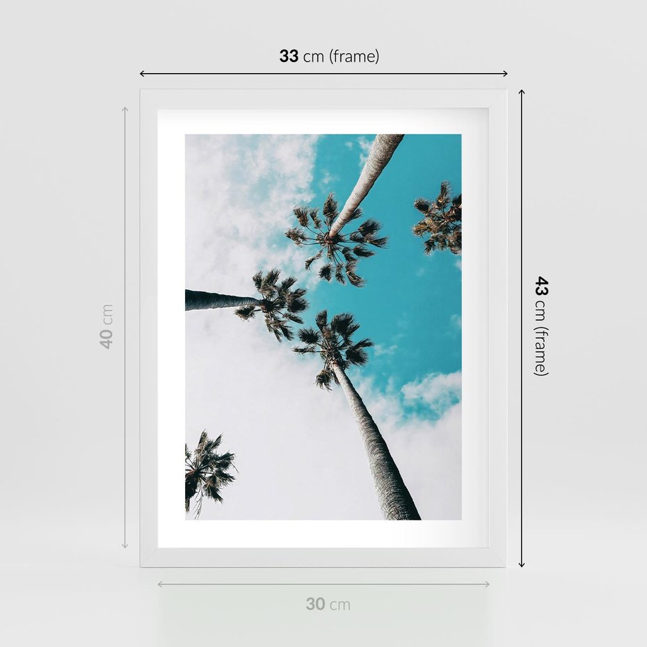 Plakat w ramie 30x40 - Palmy w Gorącym Niebie - palmy, ujęcie z dołu - rama biała