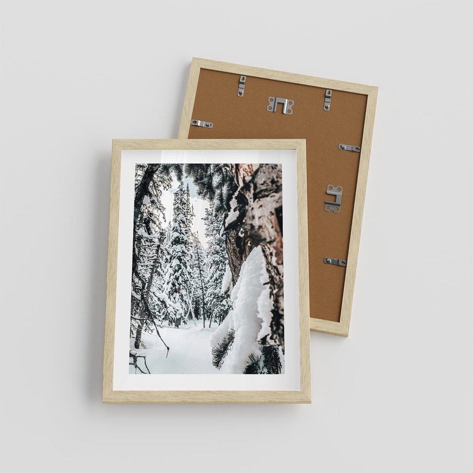 Plakat w ramie 30x40 - Drzewa pod Śniegiem - zima las, drzewa pod śniegiem - rama drewno