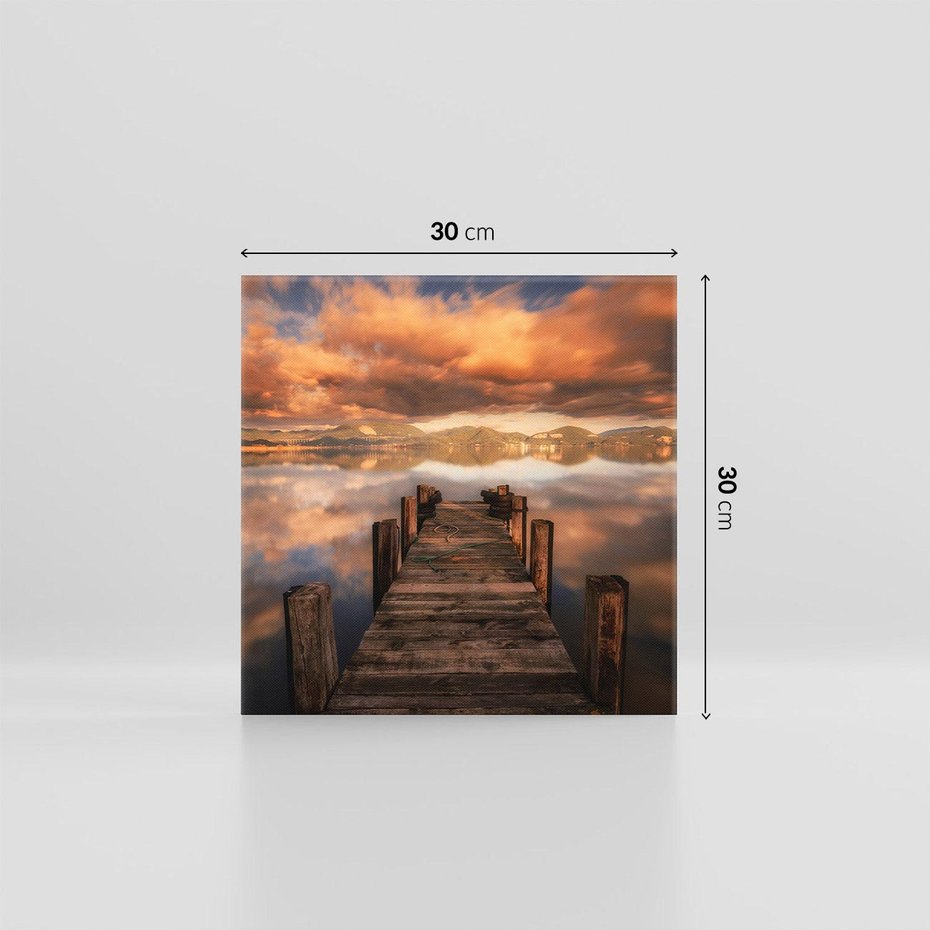 Obraz na płótnie 30x30 - Spacer po molo nad jeziorem - molo, jezioro