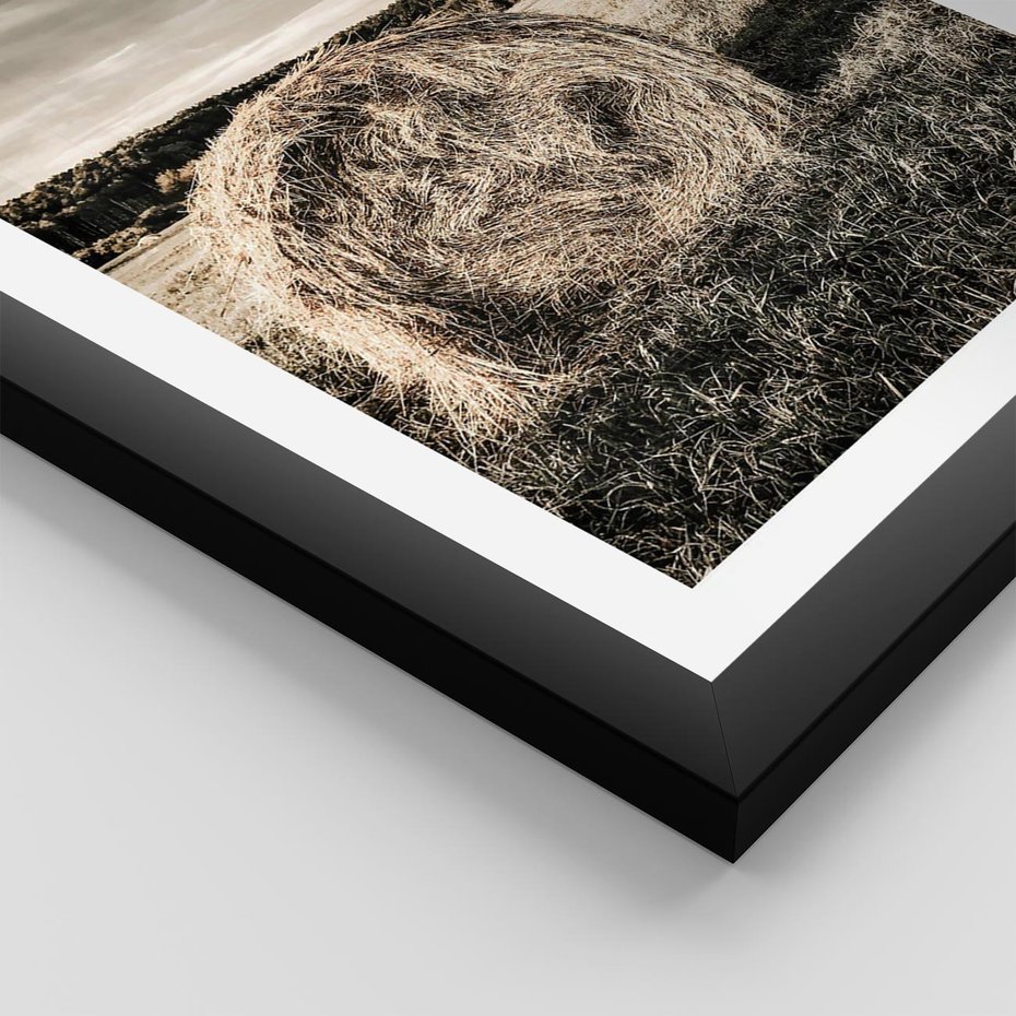 Plakat w ramie 30x40 - Ciepło Natury - snopki siana, pole - rama czarna