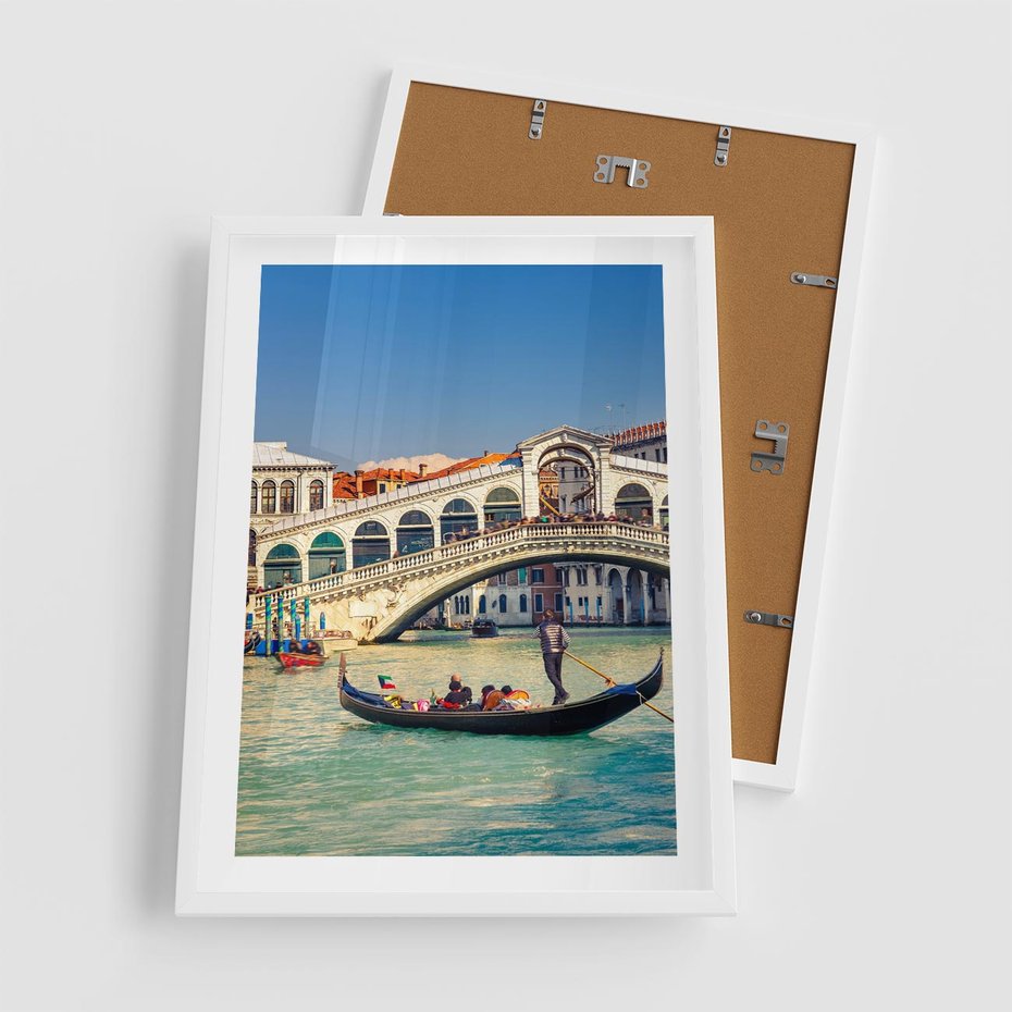 Plakat w ramie 50x70 - Romantyczna przejażdżka gondolą w Wenecji - Wenecja, gondola - rama biała