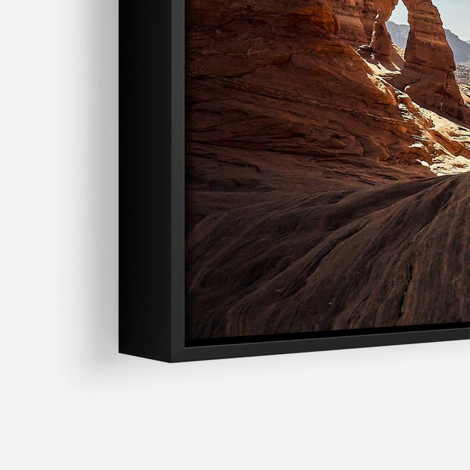 Obraz w ramie 70x100 - Magia pustynnego kanionu - pustynia, kanion - rama czarna