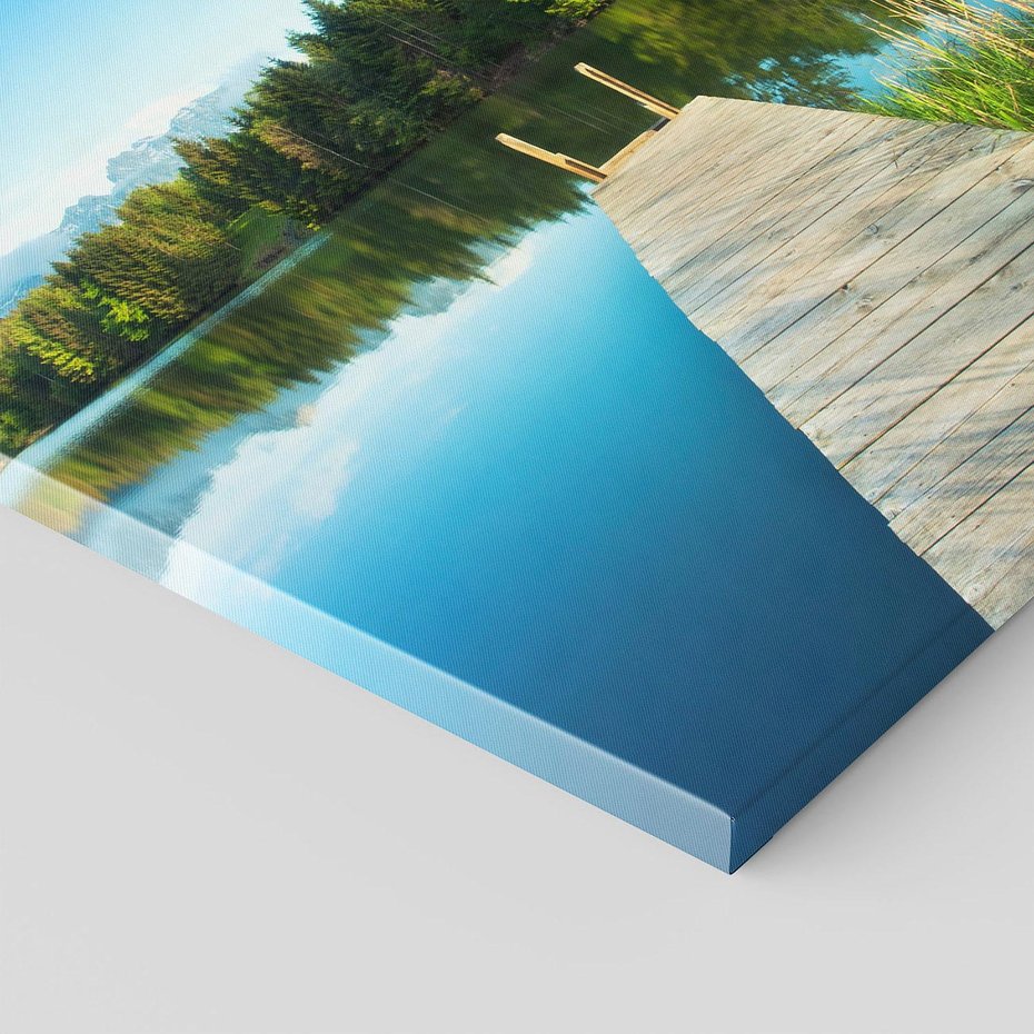 Obraz na płótnie 60x60 - Jezioro w lesie: Ucieczka do natury - jezioro, las