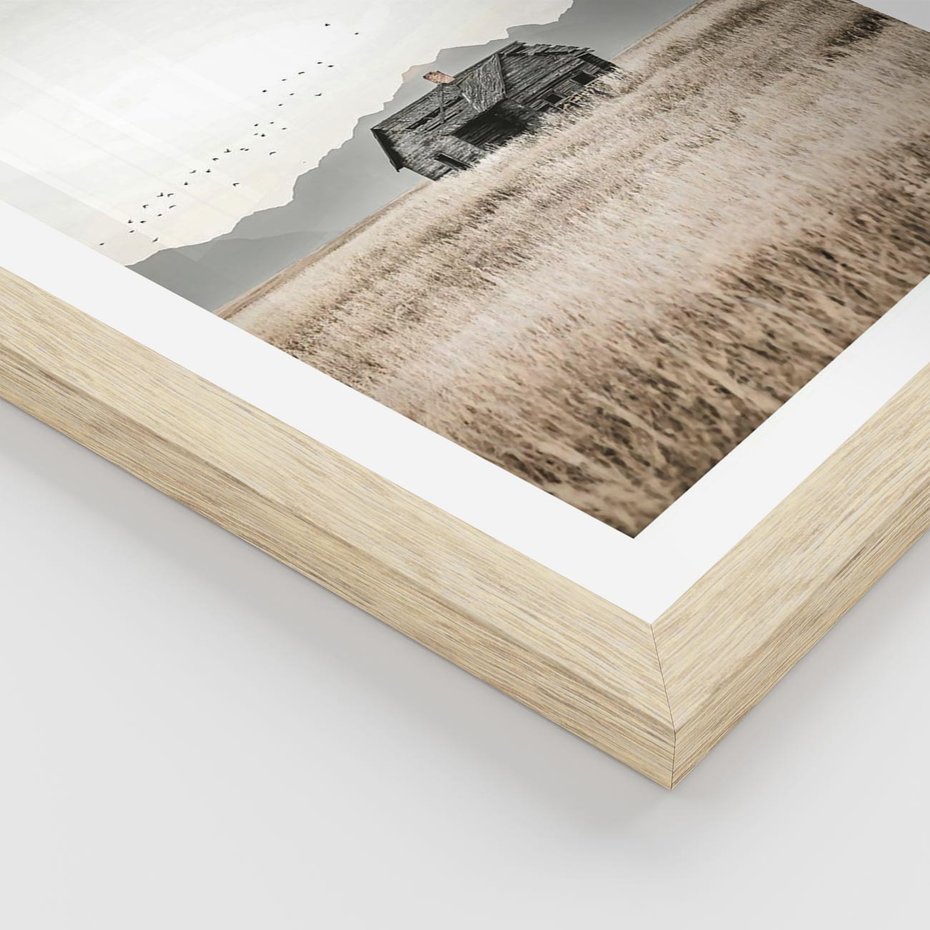 Plakat w ramie 40x50 - Wiejska Idylla - stary drewniany dom w polu suchej trawy, fotografia - rama drewno