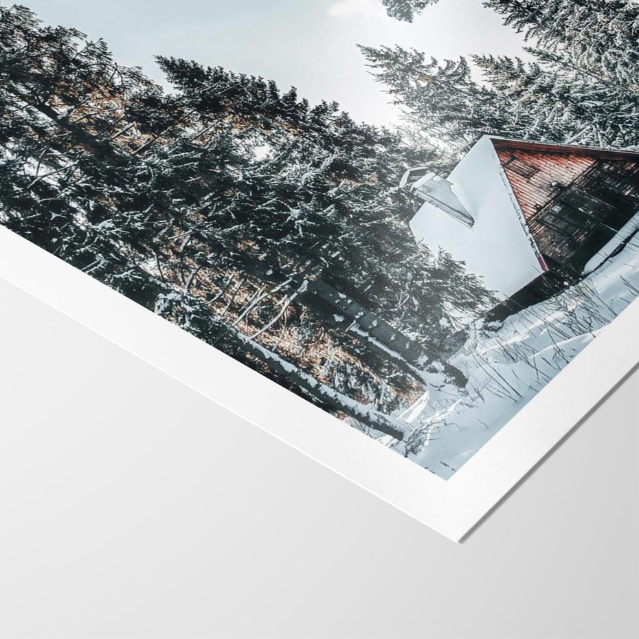 Plakat bez ramy 40x50 - Górska Uroda Zimą: Dom w Śniegu - domek w górach, zima