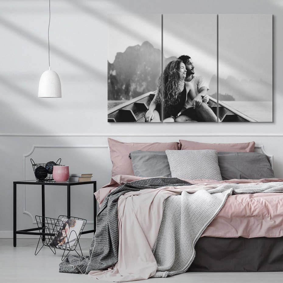 Obraz na płótnie 120x80 - Księga mglistych marzeń - czarno biała fotografia, para zakochanych w łodzi