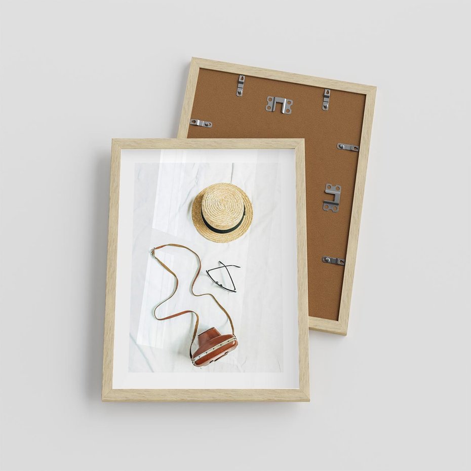 Plakat w ramie 30x40 - Artystyczna Dusza - boho kompozycja, kapelusz słomkowy - rama drewno