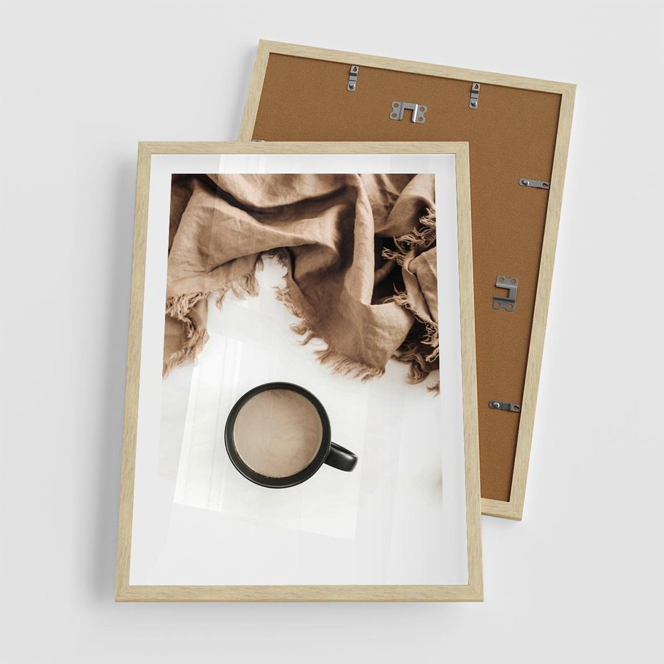 Plakat w ramie 50x70 - Kompozycja z Brązowym Kocem i Czarną Kawą - kompozycja, brązowy koc - rama drewno