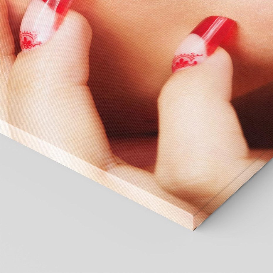 Obraz na płótnie 70x100 - Piękno manicure: kolory i elegancja - paznokcie, manicure