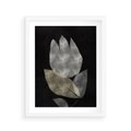 Plakat w ramie 40x50 - Nocne Uniesienia - abstrakcyjny kwiat, mroczna atmosfera - rama biała
