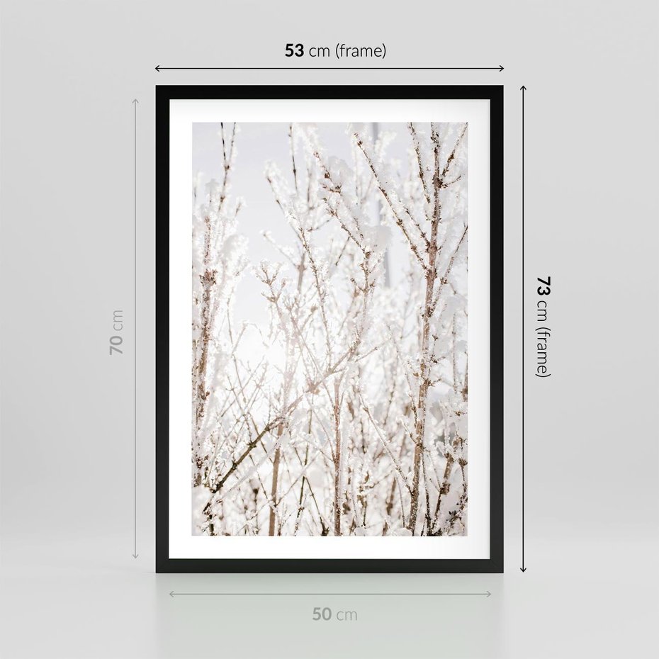 Plakat w ramie 50x70 - Szron na Gałęziach - ośnieżone gałązki, szron na gałęziach - rama czarna