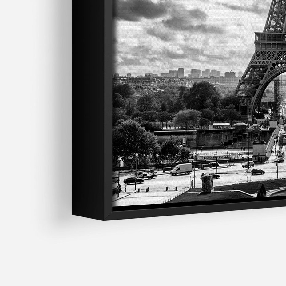 Obraz w ramie 50x70 - Wieża Eiffla - czarno białe zdjecie, wieża eiffla - rama czarna