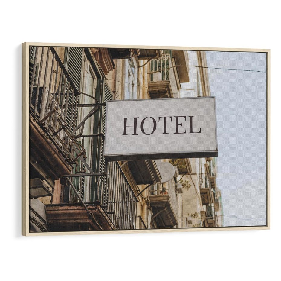 Obraz w ramie 100x70 - Magiczne Spacery - hotel, uliczka - rama drewno