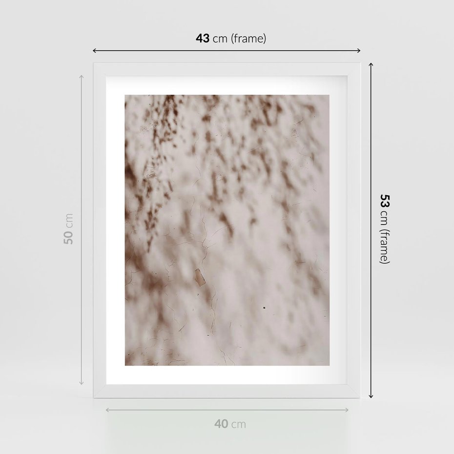Plakat w ramie 40x50 - Cień Gałęzi - beżowa ściana, cień gałęzi - rama biała