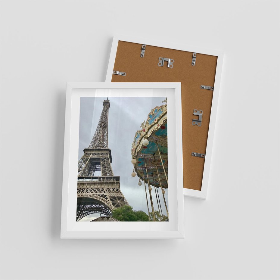 Plakat w ramie 30x40 - Delikatność kolorów - wieża, Eiffla - rama biała