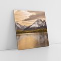 Obraz na płótnie 40x40 - Harmonia natury - góry, jezioro