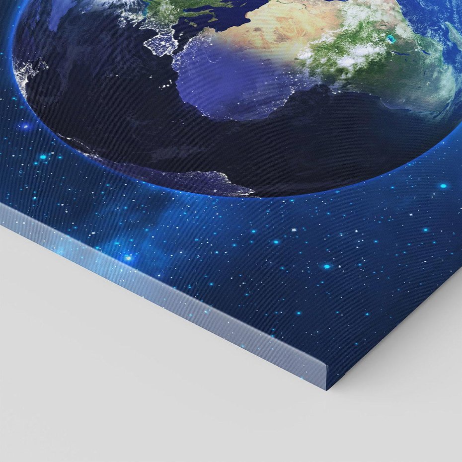 Obraz na płótnie 50x50 - Kosmiczna podróż: Ziemia jako planeta - kosmos, ziemia